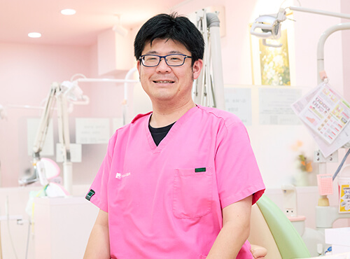 歯科医師　秋本 泰宏